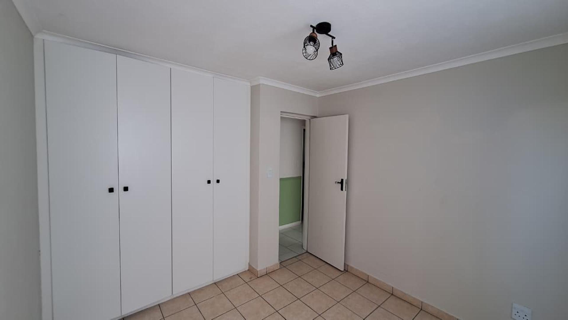 Bed Room 2 - 17 square meters of property in Little Falls