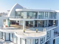  of property in Bloubergstrand