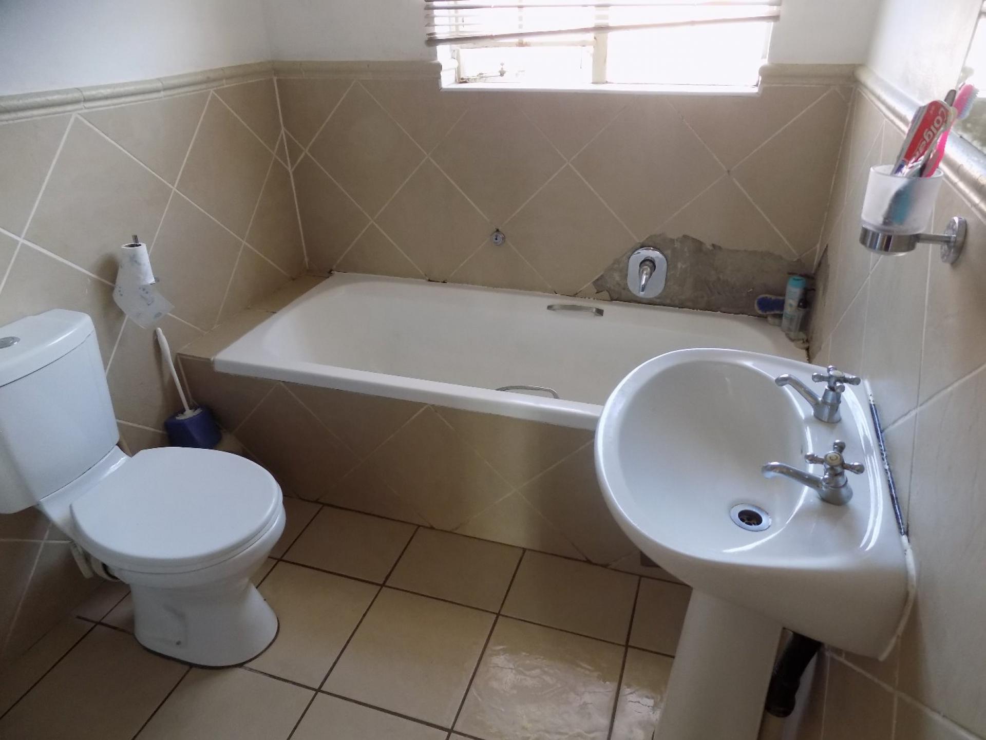  of property in Florida Glen