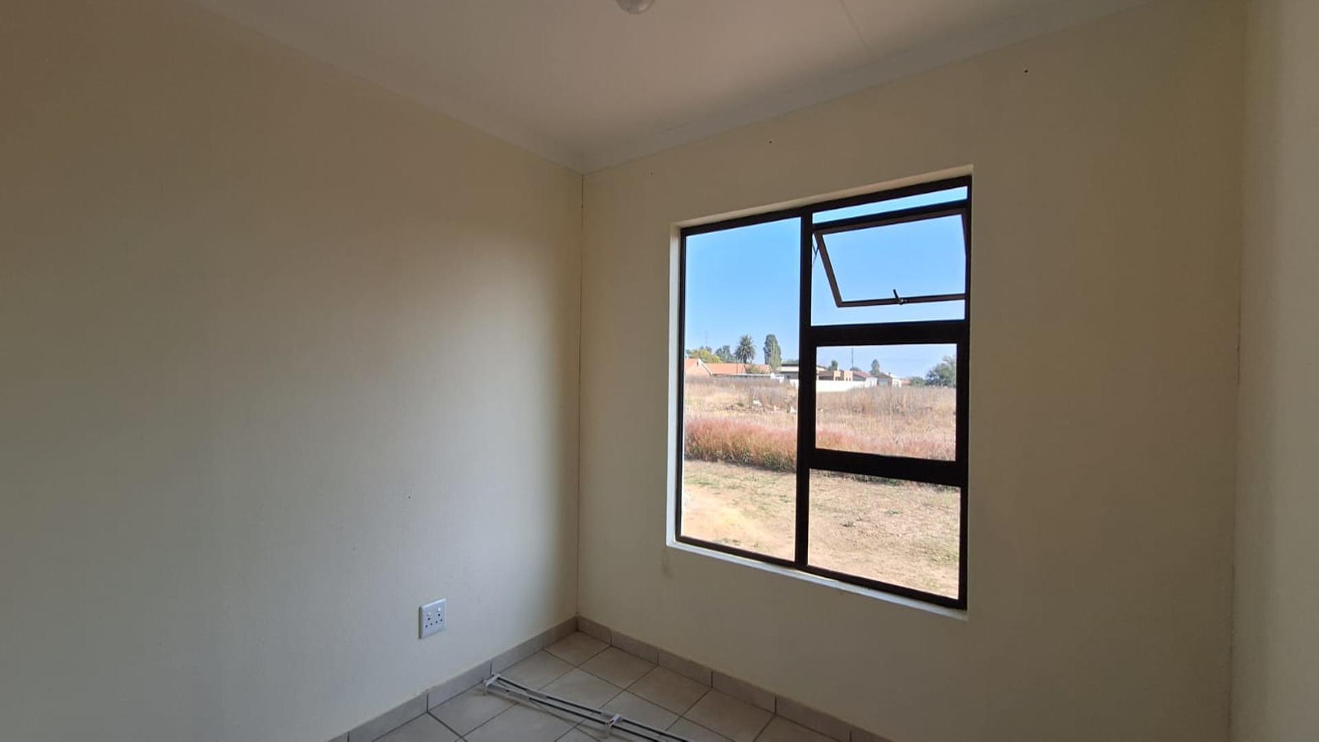 Bed Room 2 - 7 square meters of property in Riversdale