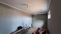 Garage - 18 square meters of property in Riversdale