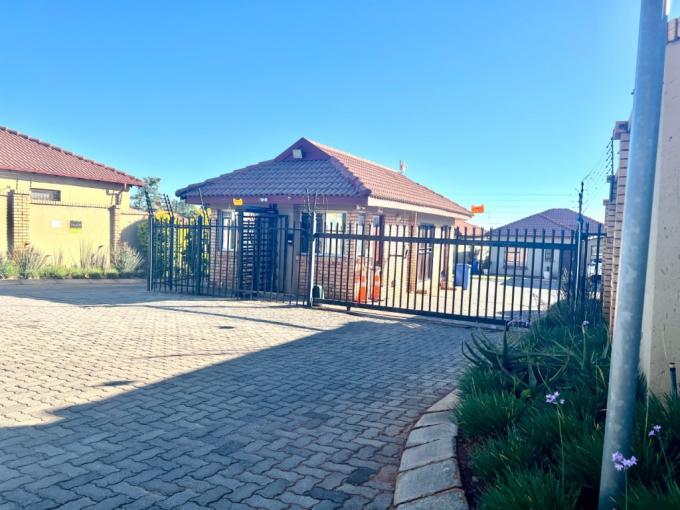 3 Bedroom House for Sale For Sale in Heatherview - MR713678