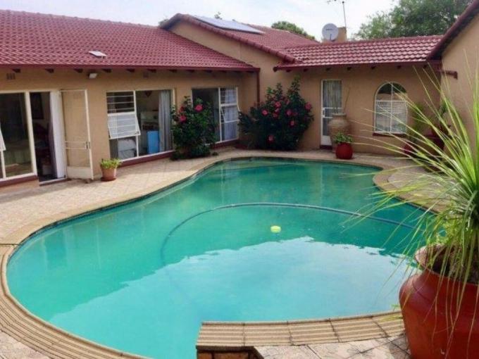 3 Bedroom House for Sale For Sale in Brackenhurst - MR713701