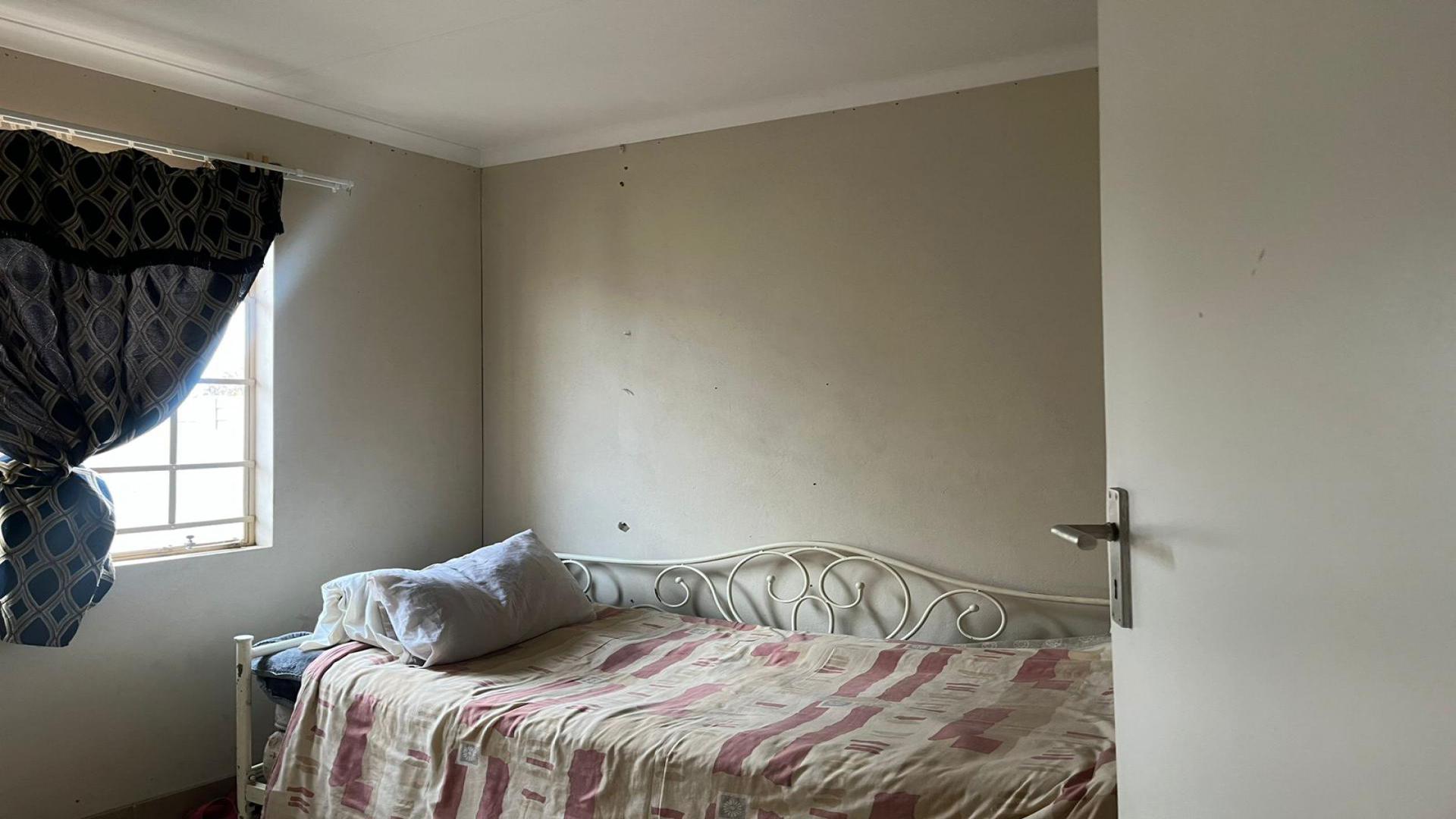 Bed Room 3 of property in Palm Ridge