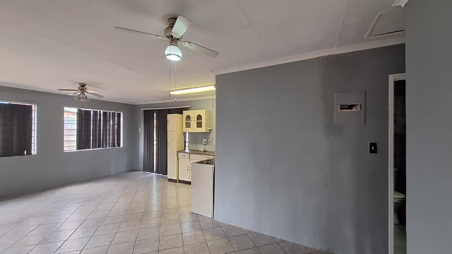 Dining Room - 10 square meters of property in Brakpan