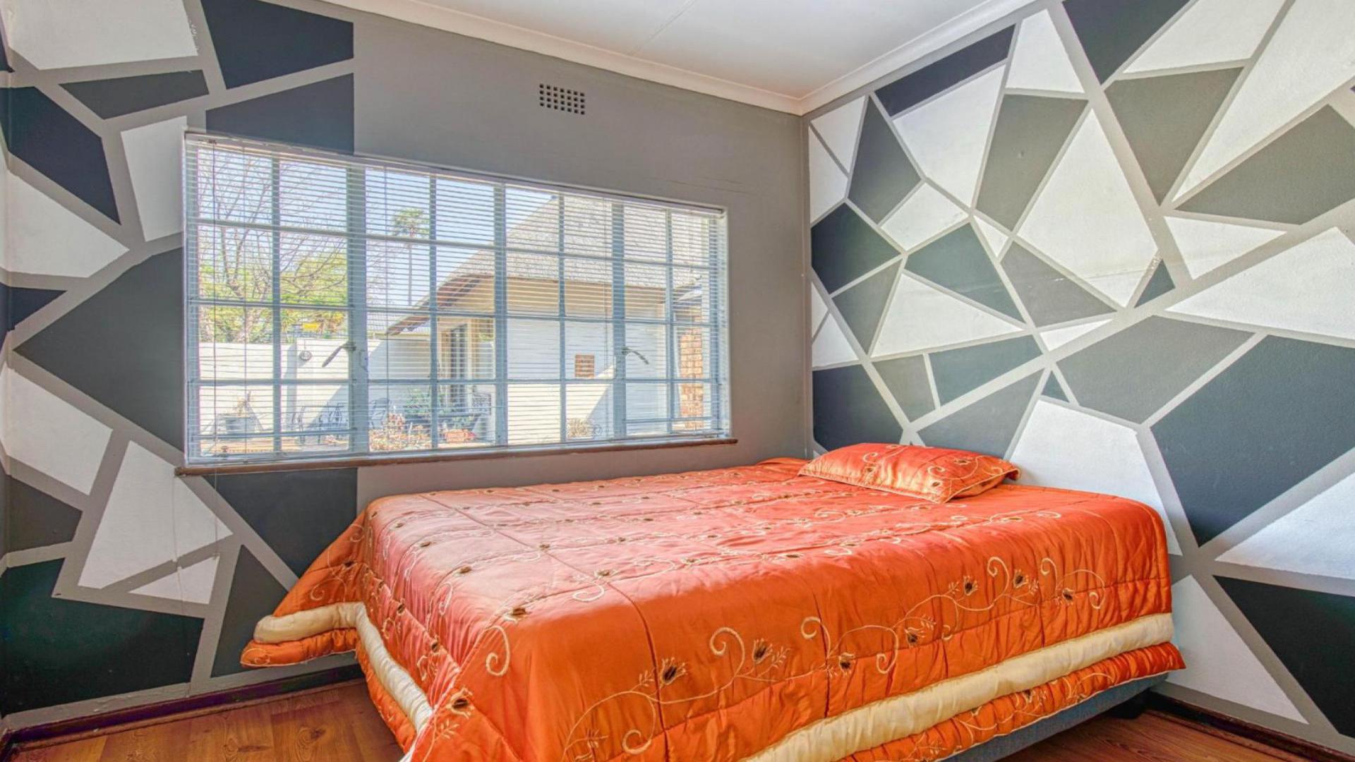Bed Room 2 of property in Glenanda
