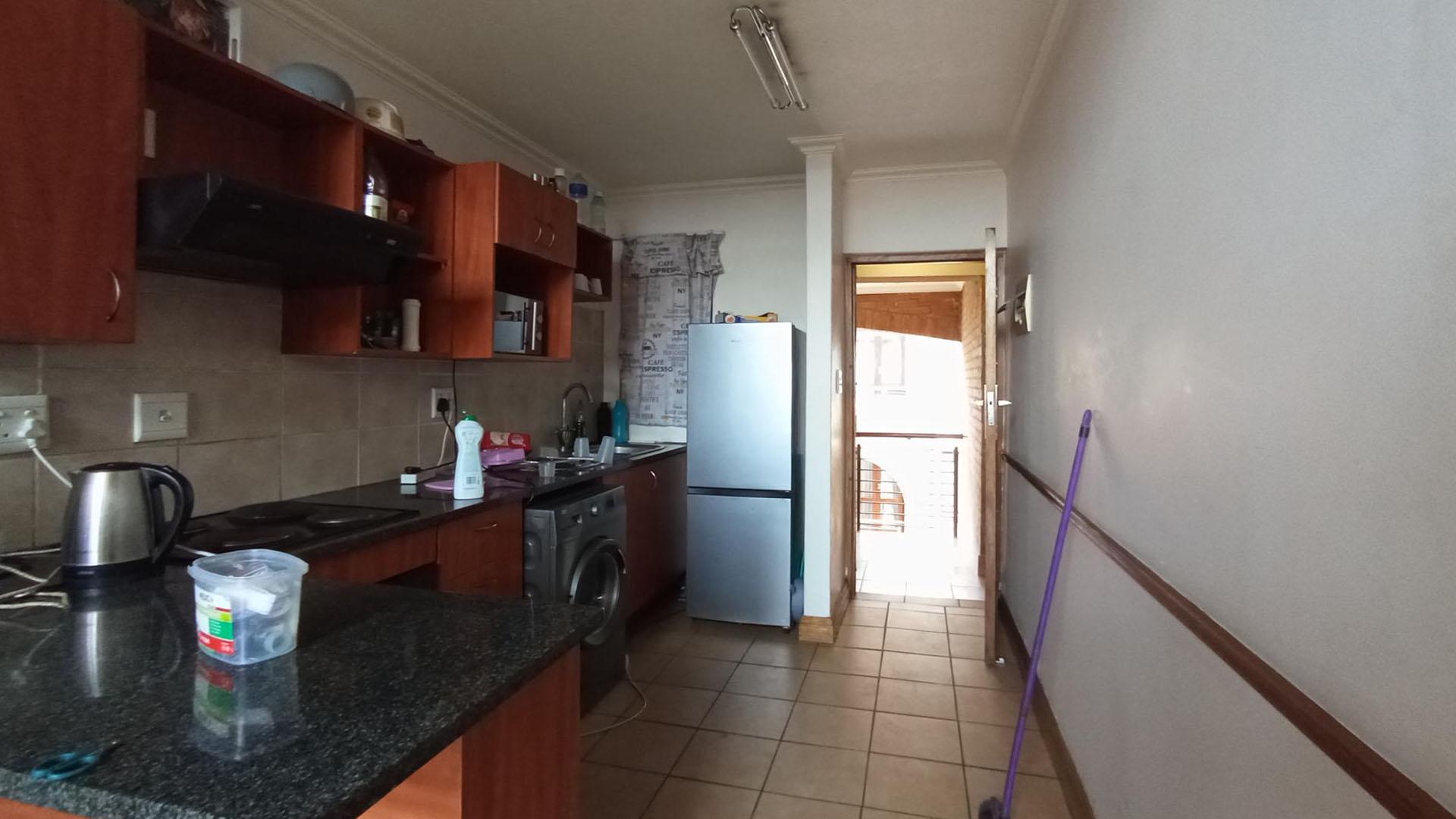 Kitchen - 10 square meters of property in Halfway House