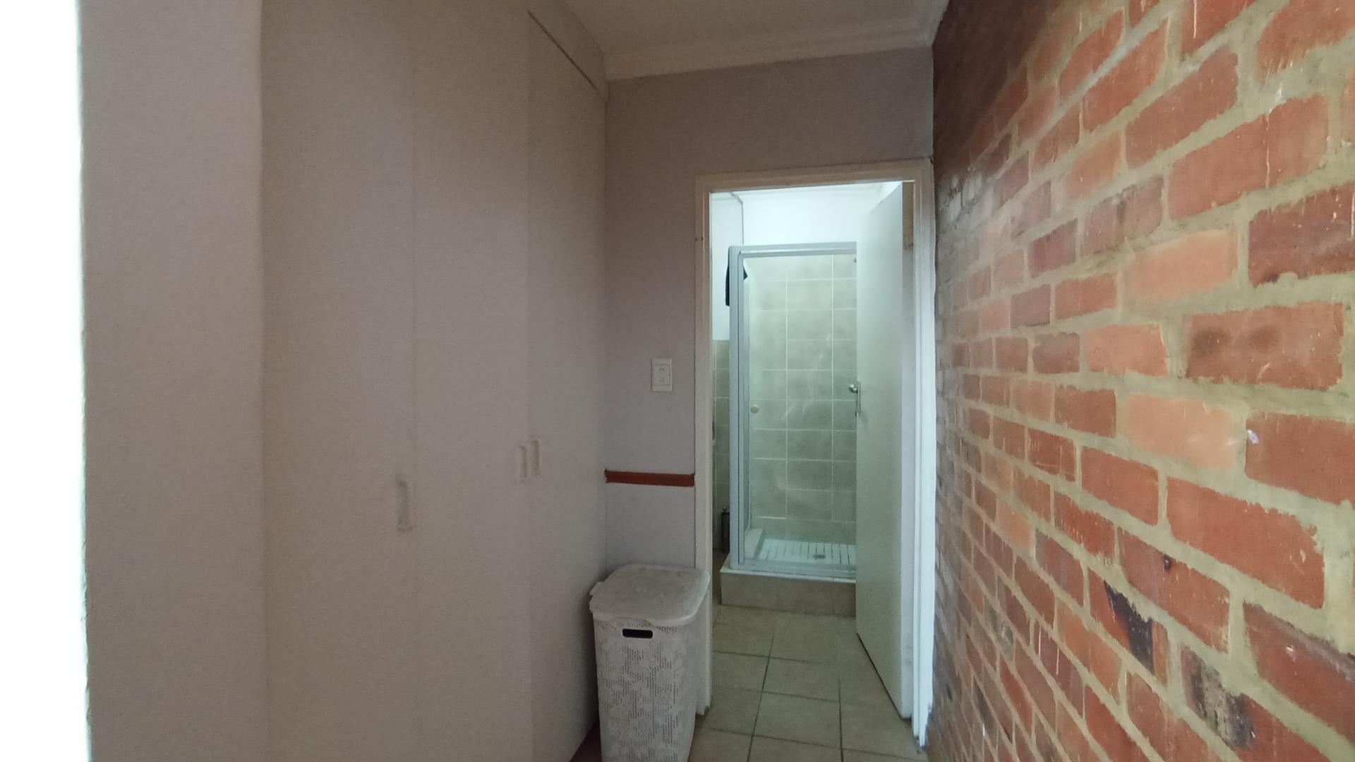 Spaces - 24 square meters of property in Halfway House