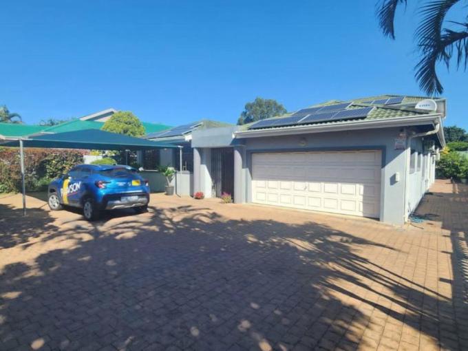 4 Bedroom House for Sale For Sale in Mount Edgecombe  - MR713759