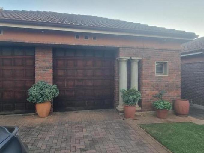 5 Bedroom House for Sale For Sale in Eldoraigne - MR713774