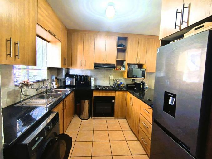 2 Bedroom Apartment for Sale For Sale in Castleview - MR713814