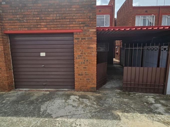 3 Bedroom Simplex for Sale For Sale in Brackenhurst - MR713815