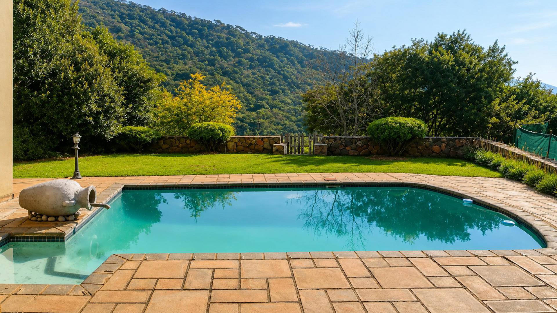 Swimming Pool of property in Ville d` Afrique