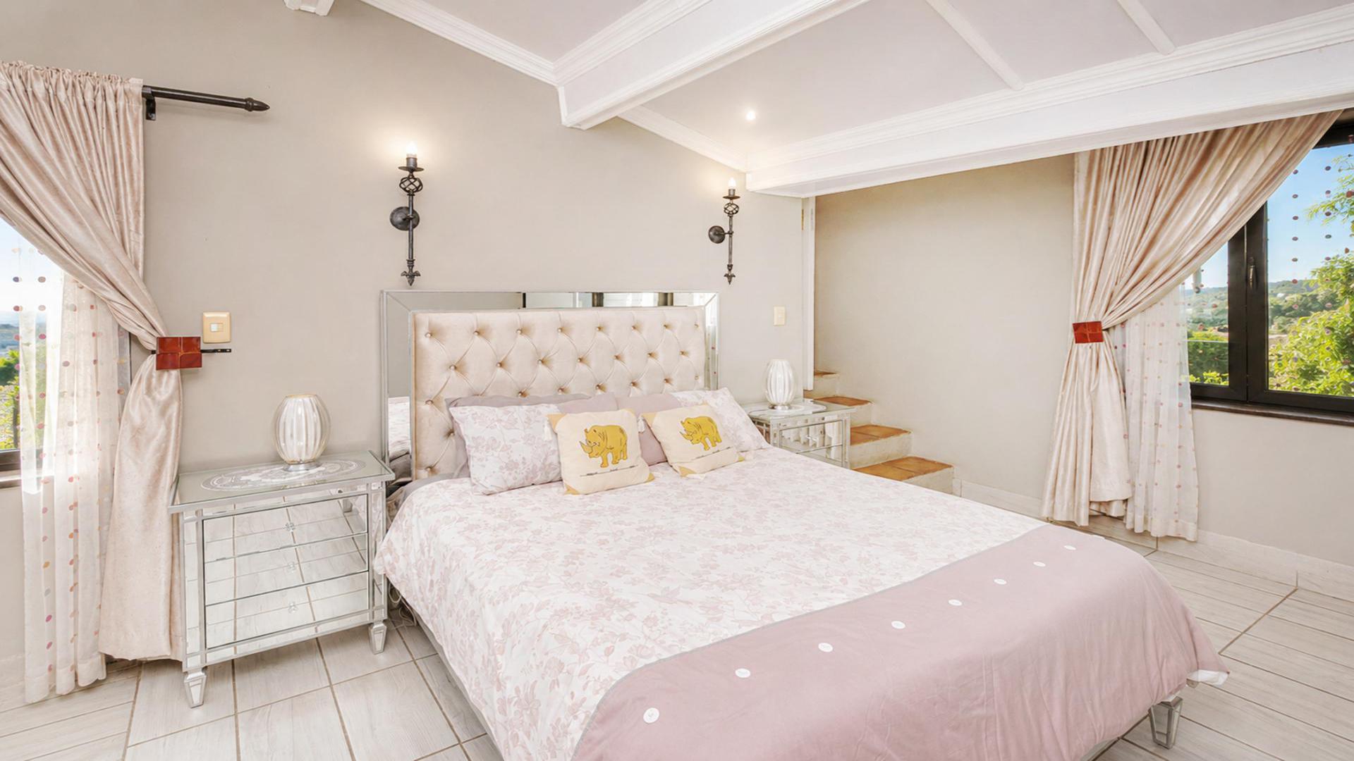 Bed Room 4 of property in Ville d` Afrique