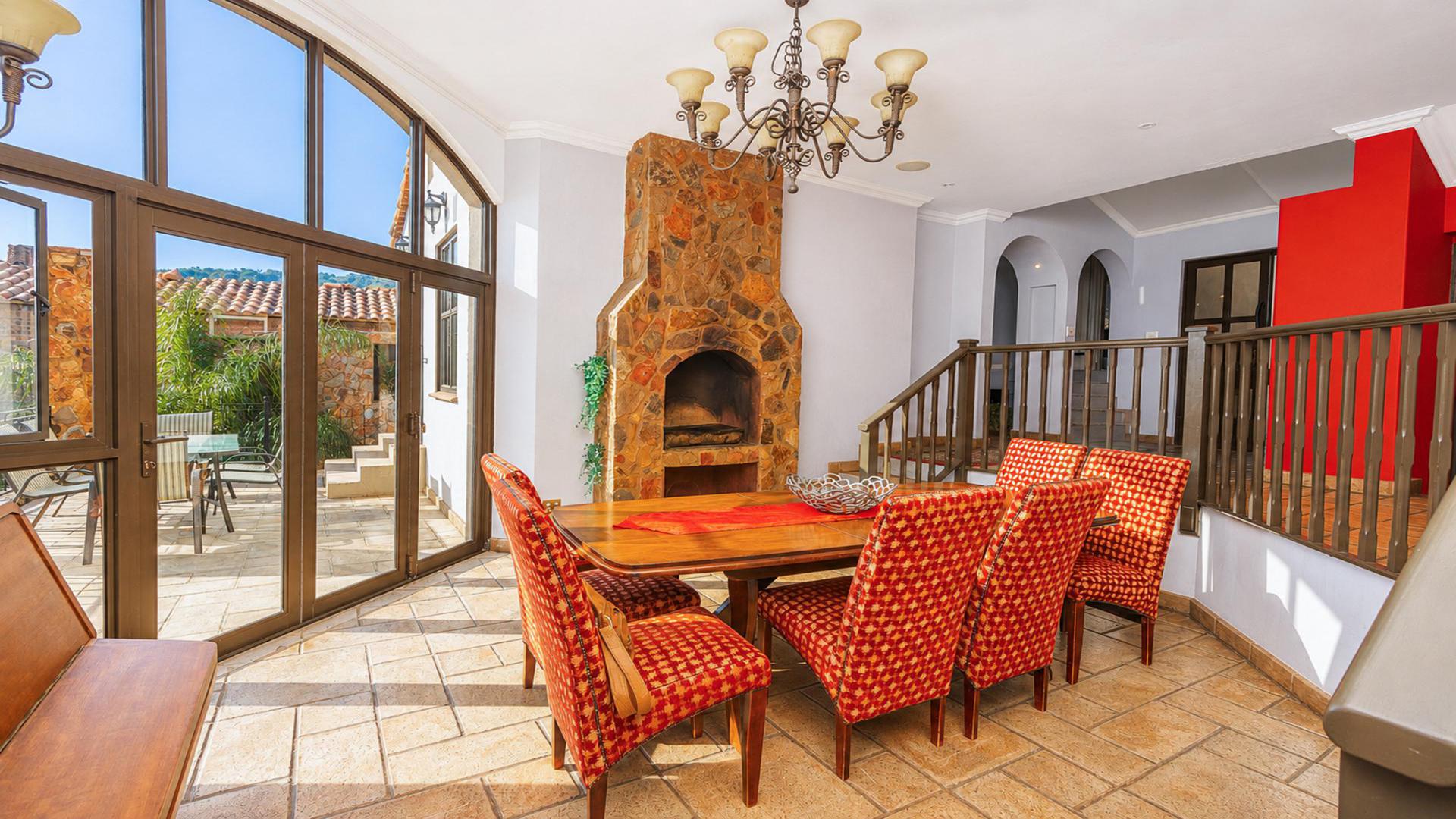 Dining Room of property in Ville d` Afrique