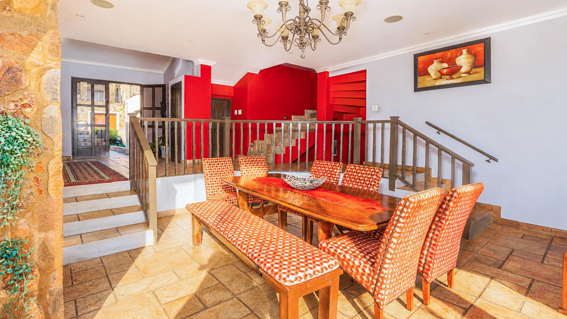 Dining Room of property in Ville d` Afrique