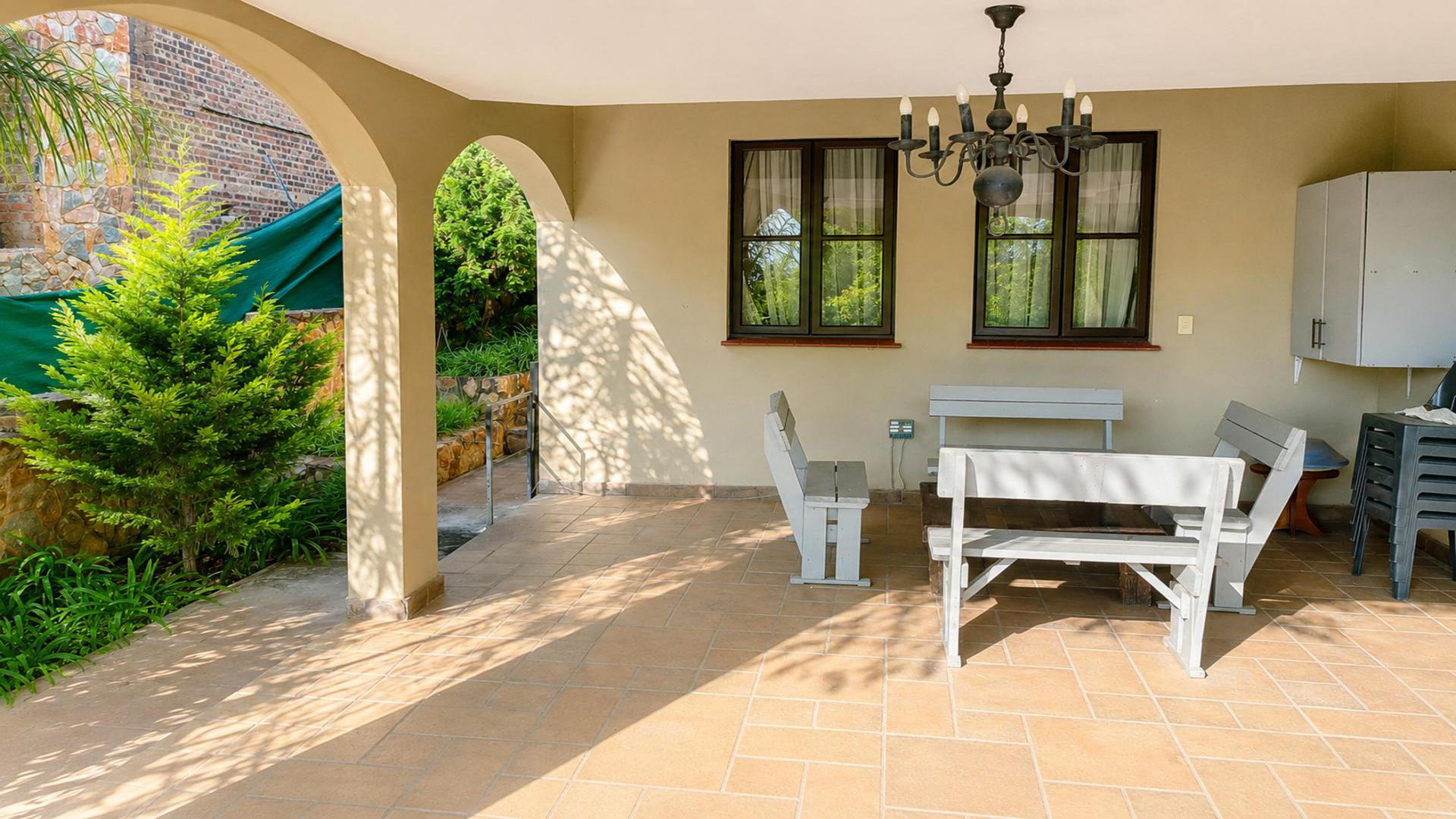 Patio of property in Ville d` Afrique
