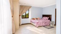 Bed Room 1 of property in Ville d` Afrique