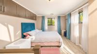 Bed Room 2 of property in Ville d` Afrique