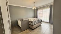 Bed Room 2 - 14 square meters of property in Dayanglen