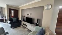 Lounges - 51 square meters of property in Dayanglen
