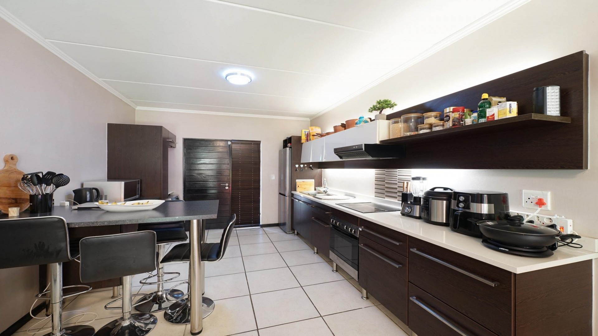 Kitchen of property in Douglasdale