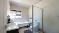 Bathroom 1 of property in Douglasdale