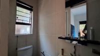 Bathroom 1 - 4 square meters of property in Douglasdale