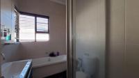 Bathroom 2 - 8 square meters of property in Douglasdale