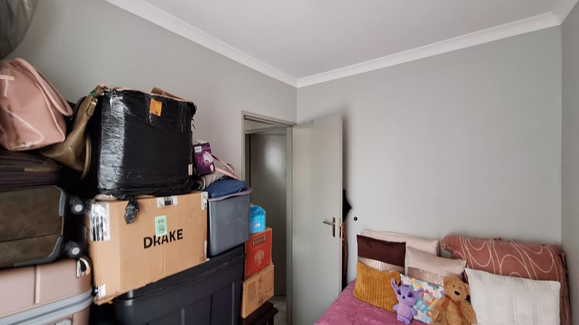 Bed Room 2 - 7 square meters of property in Savanna City