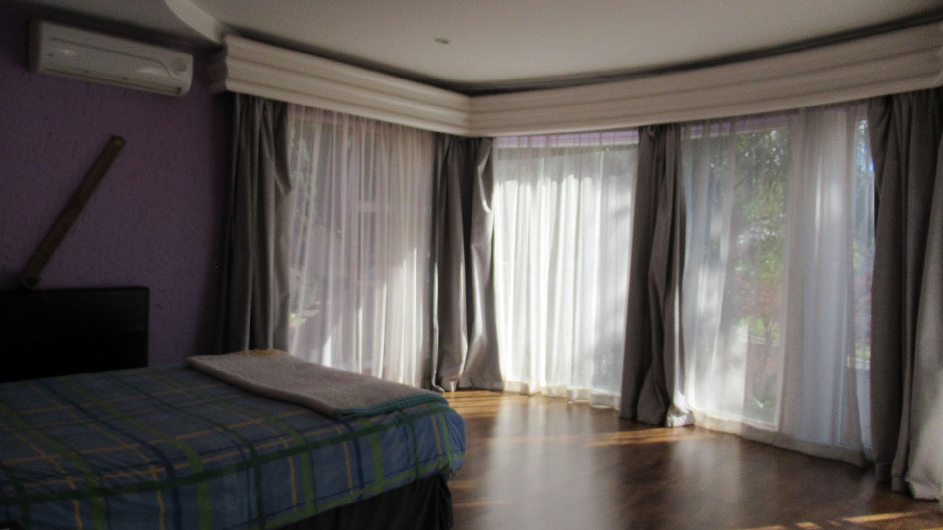 Main Bedroom - 48 square meters of property in Glenvista