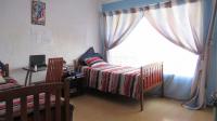 Bed Room 1 - 19 square meters of property in Glenvista