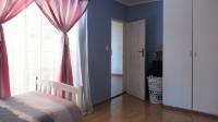 Bed Room 2 - 16 square meters of property in Glenvista