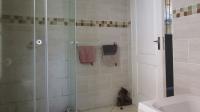 Bathroom 2 - 6 square meters of property in Glenvista