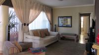 Lounges - 51 square meters of property in Glenvista