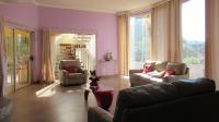 Lounges - 51 square meters of property in Glenvista