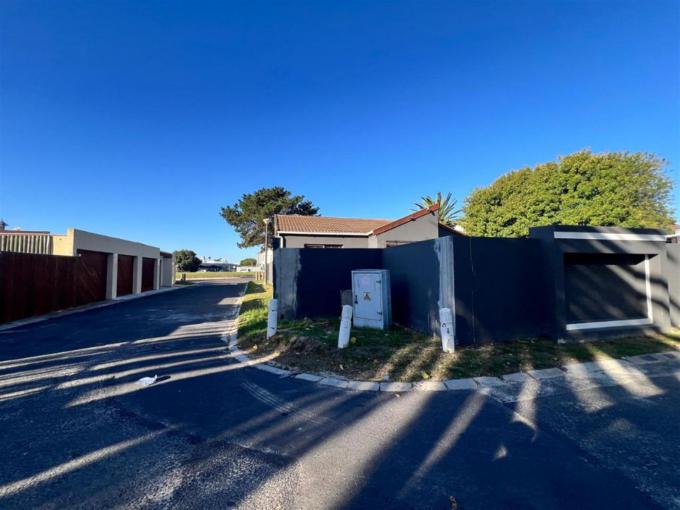 2 Bedroom House for Sale For Sale in Table View - MR713851