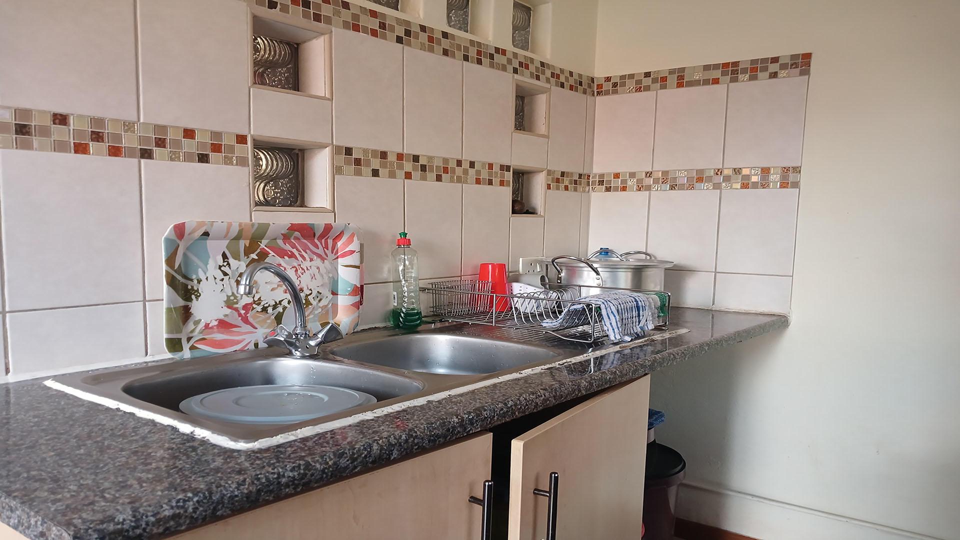 Kitchen - 33 square meters of property in Norkem park