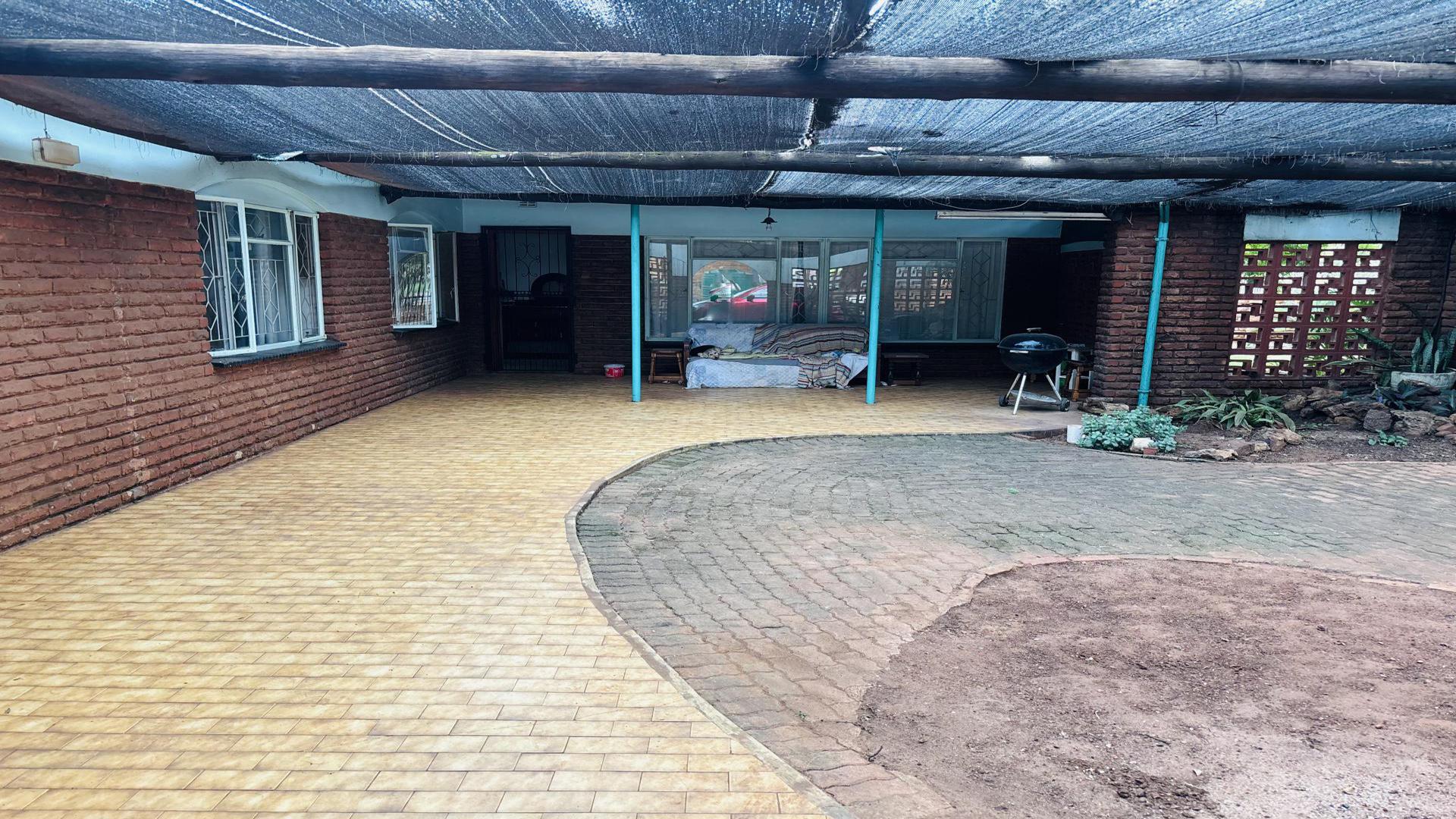 Carport  of property in Impala Park (Mokopane)