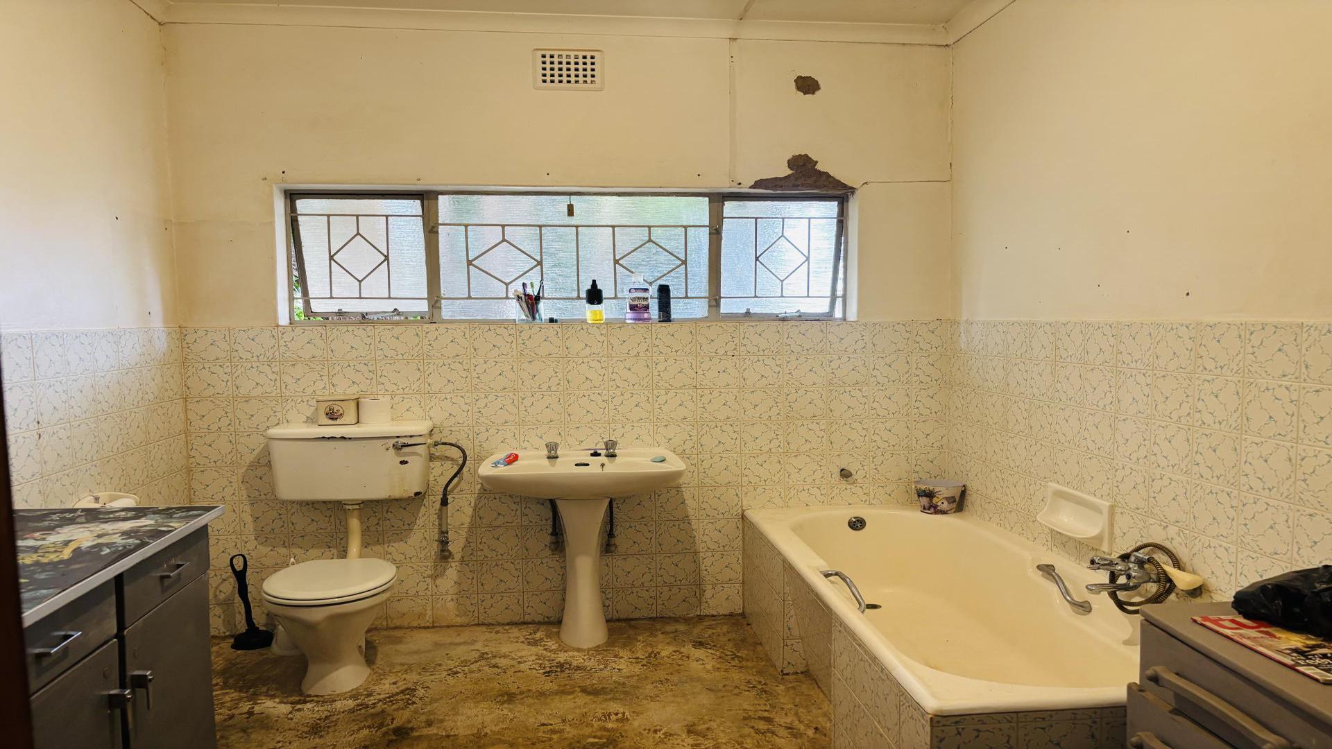 Bathroom 1 of property in Impala Park (Mokopane)