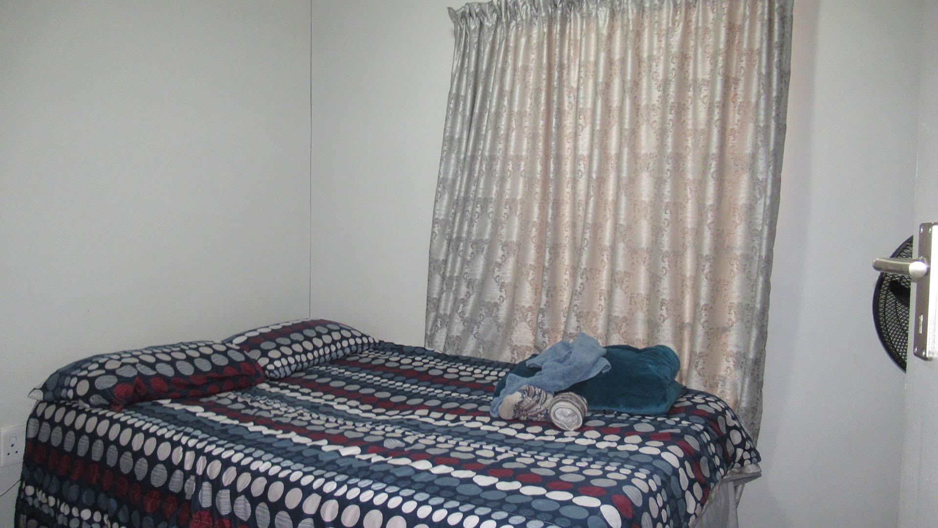 Bed Room 1 - 9 square meters of property in Sky City