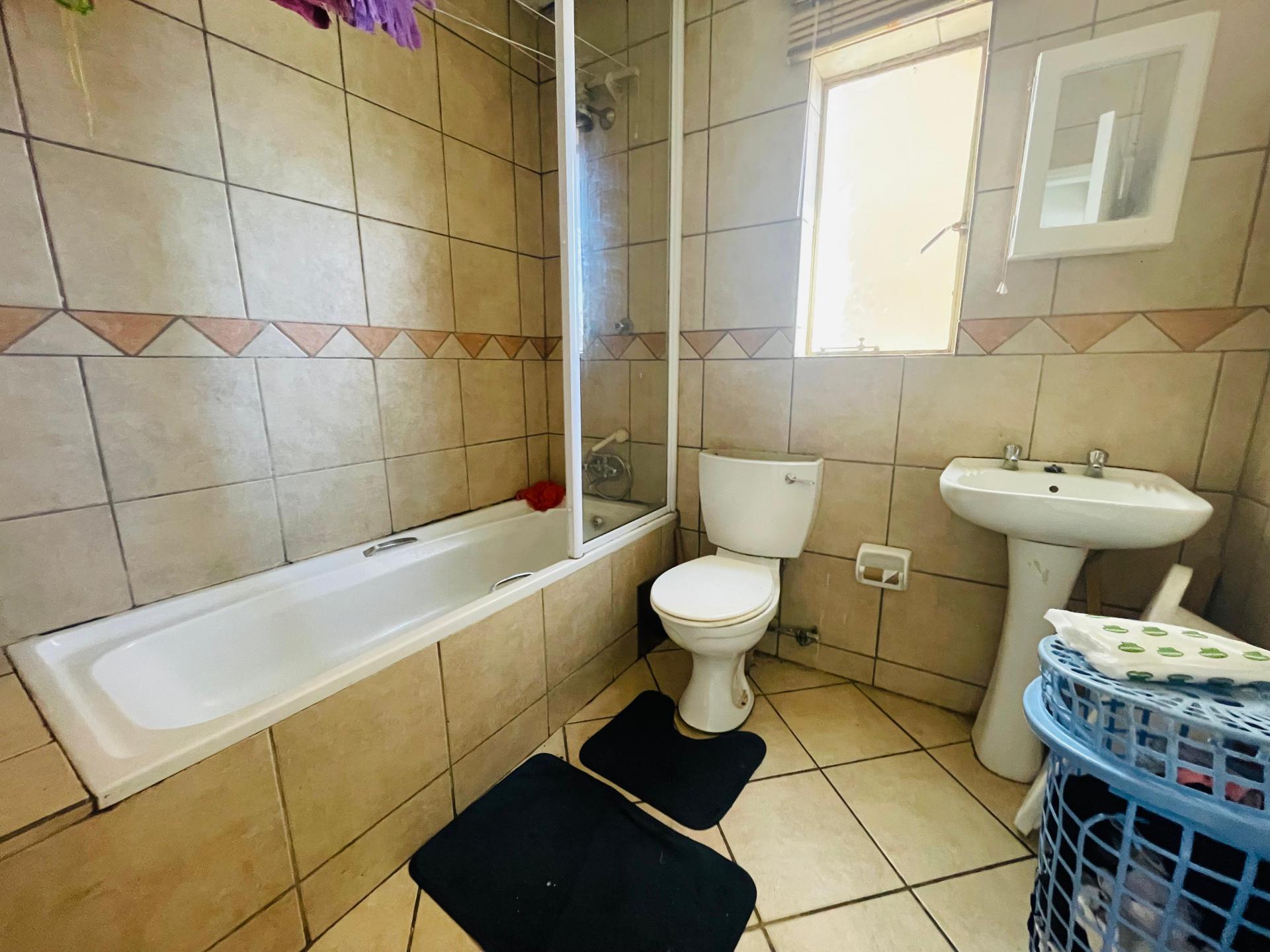 of property in Vorna Valley