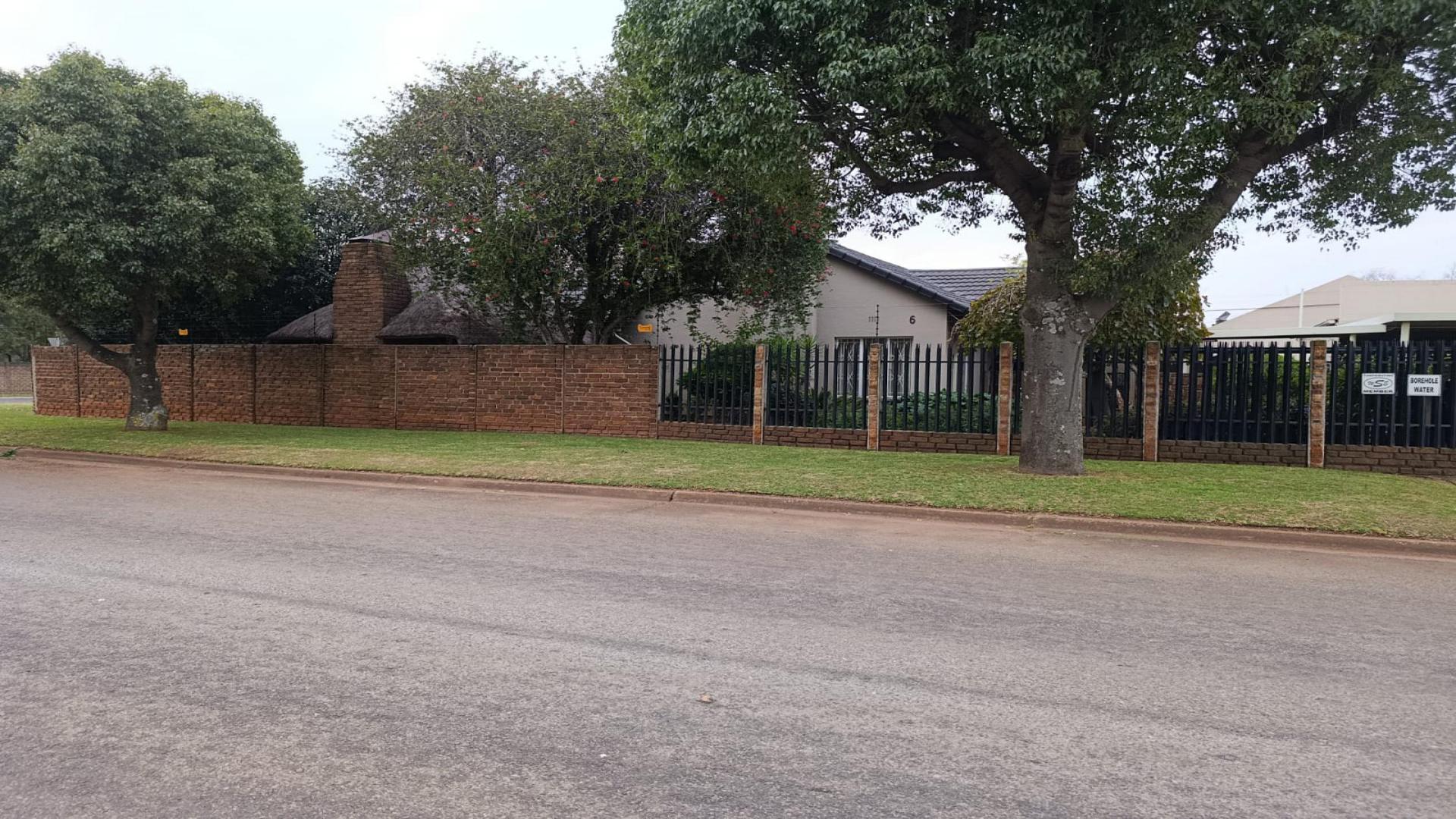 Front View of property in Witfield
