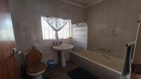 Bathroom 2 of property in Witfield