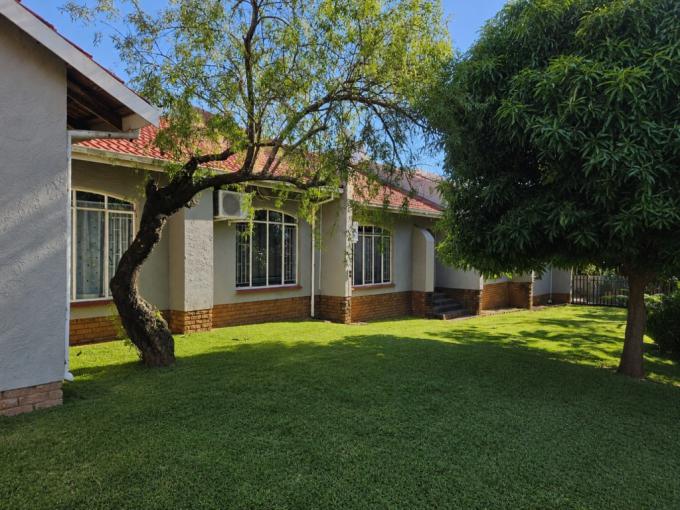 5 Bedroom House for Sale For Sale in Safarituine - MR713903