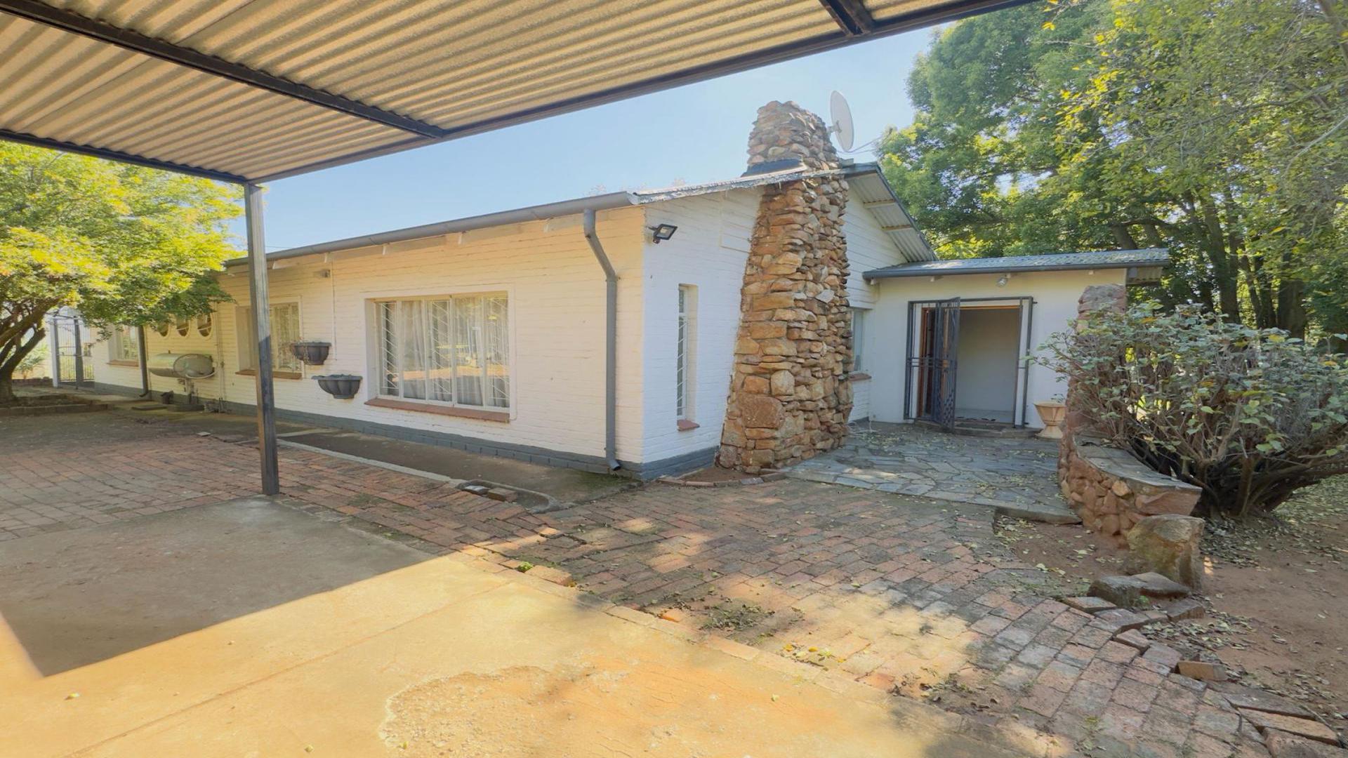 Front View of property in Silverton