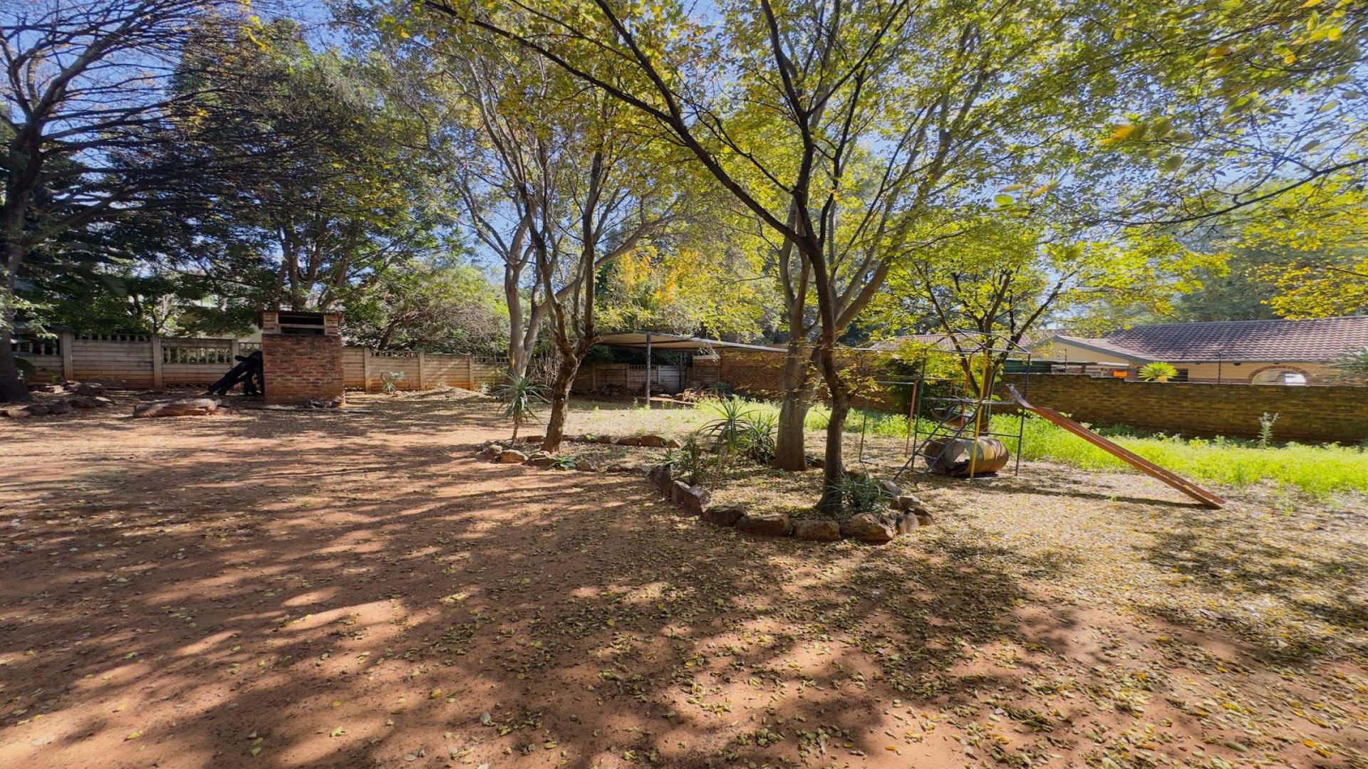 Backyard of property in Silverton
