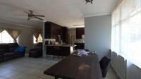 Lounges - 40 square meters of property in Silverton