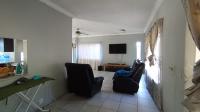 Lounges - 40 square meters of property in Silverton