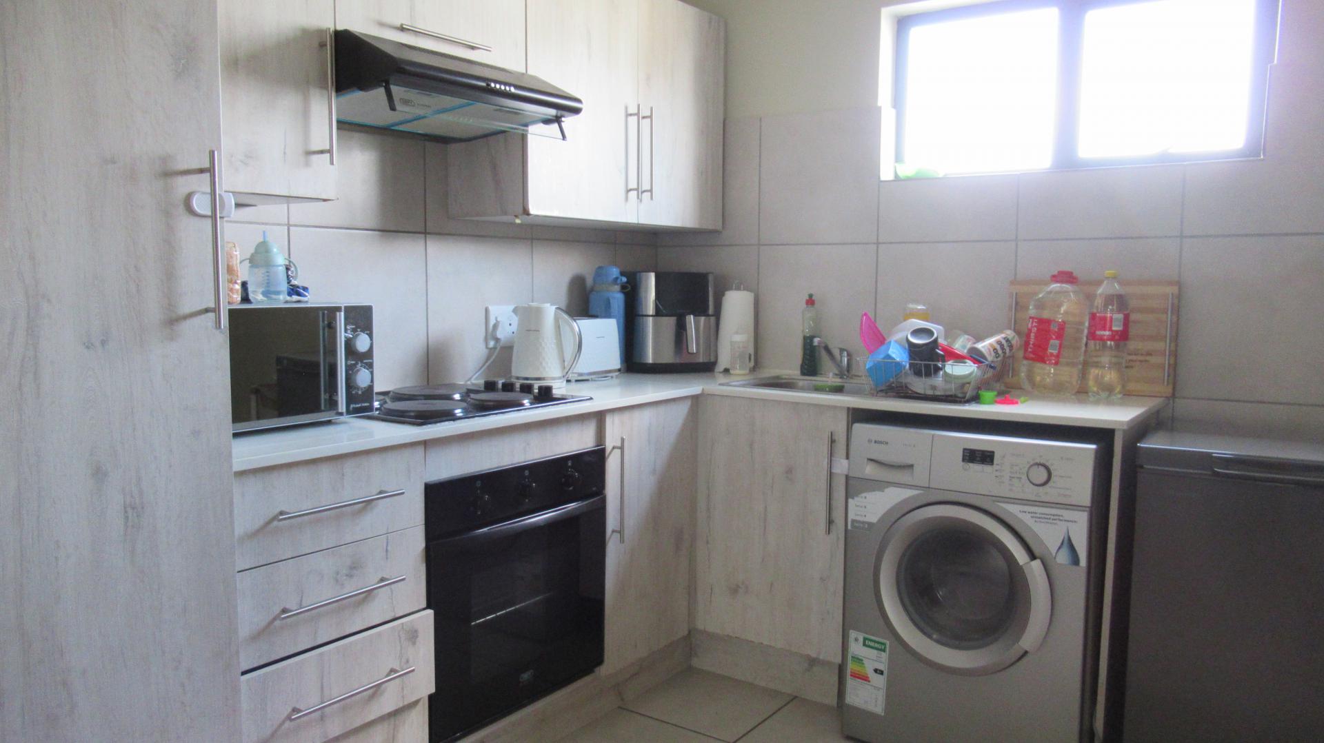 Kitchen - 13 square meters of property in Brentwood